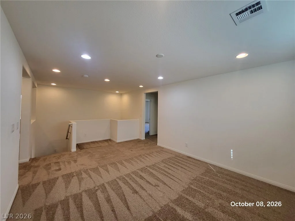 8142 Pinecrest Falls, Las Vegas, NV 89113