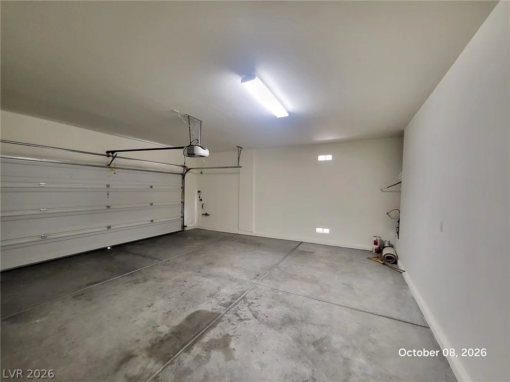 8142 Pinecrest Falls, Las Vegas, NV 89113