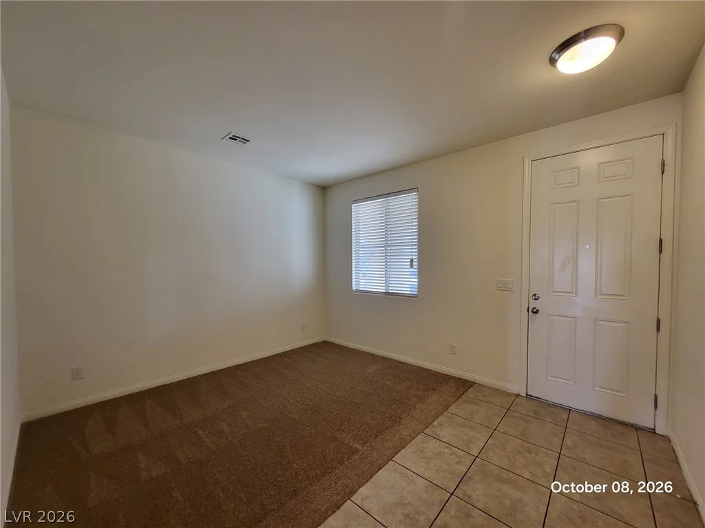 8142 Pinecrest Falls, Las Vegas, NV 89113