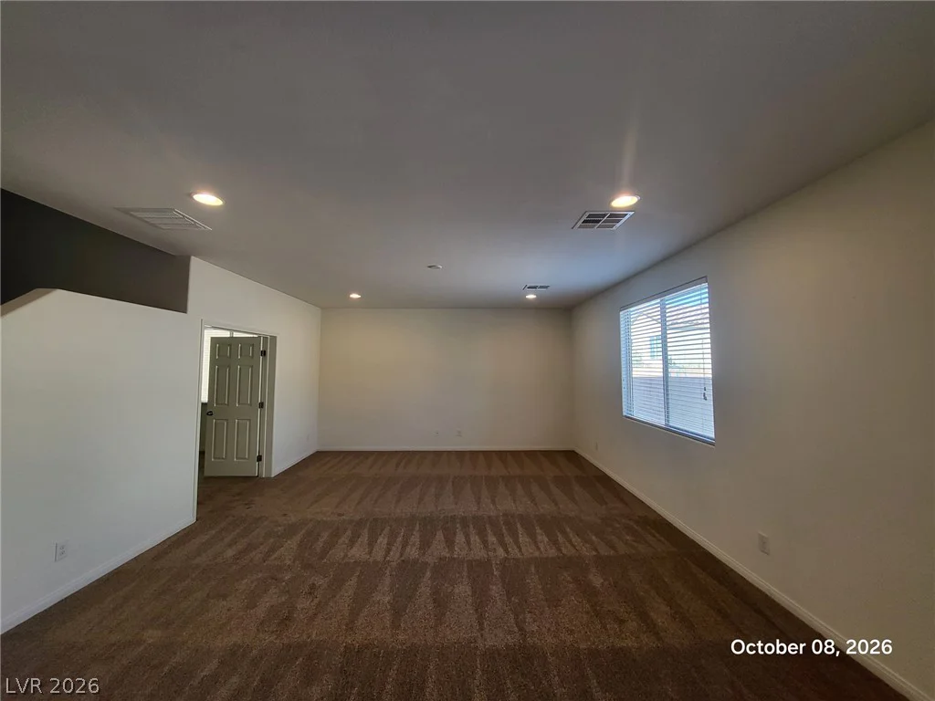 8142 Pinecrest Falls, Las Vegas, NV 89113