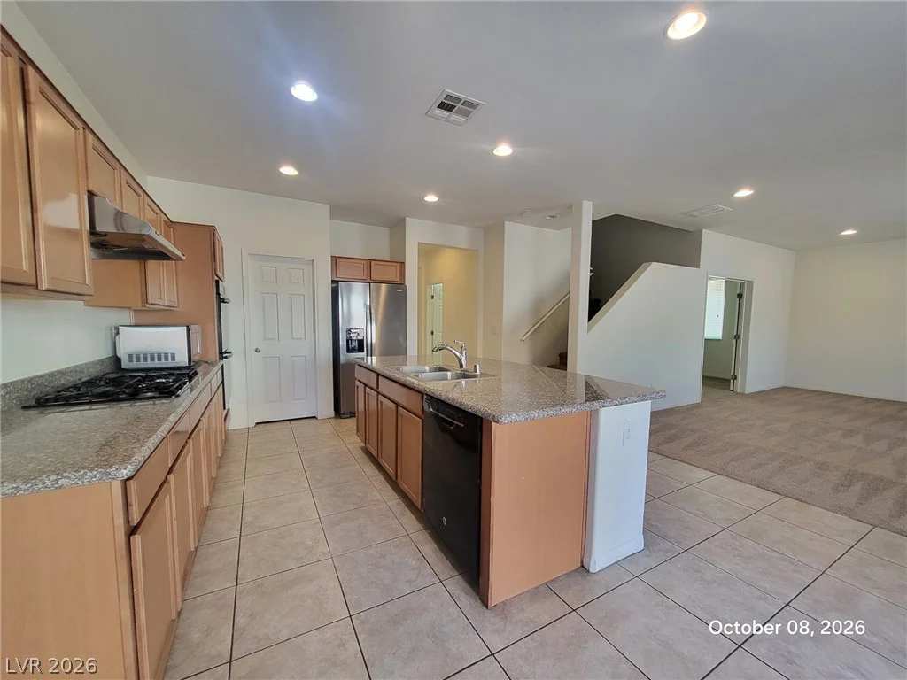 8142 Pinecrest Falls, Las Vegas, NV 89113