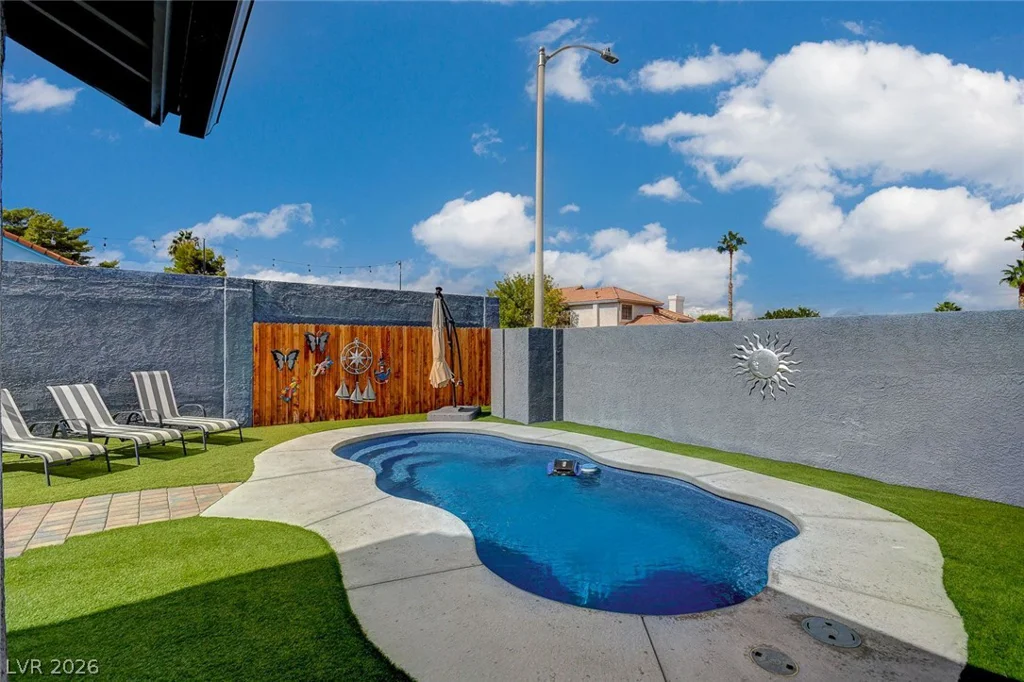 345 Moreno, Henderson, NV 89014