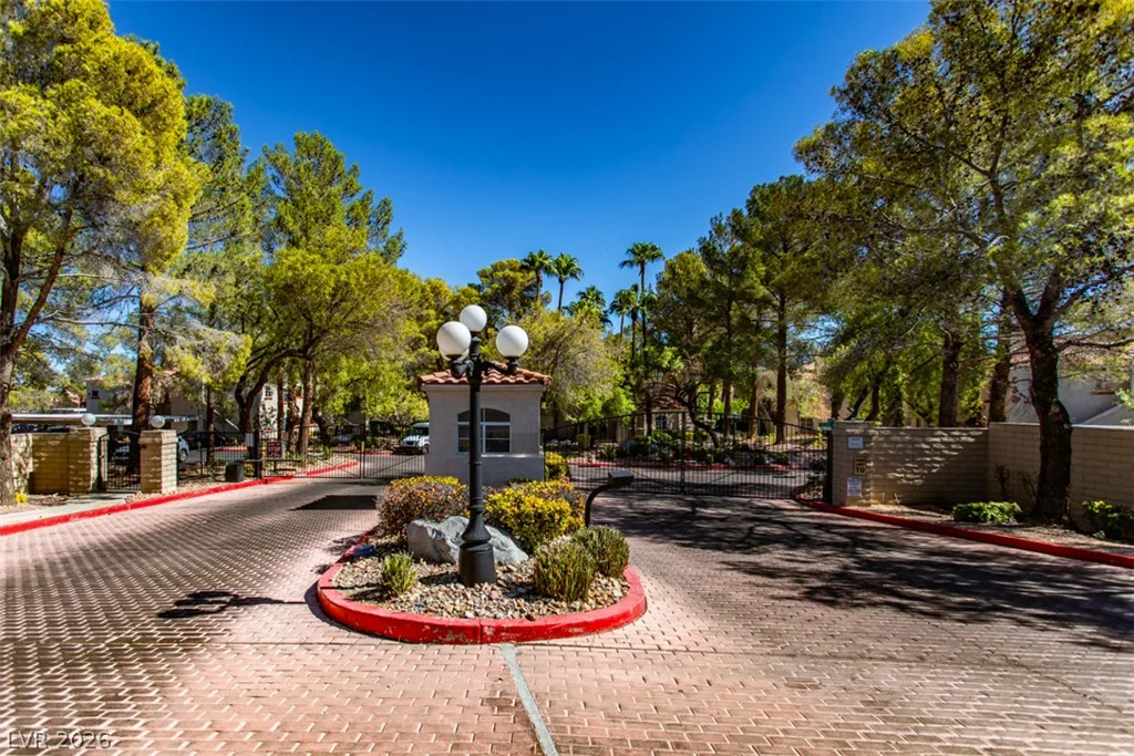 8432 Running Deer, Las Vegas, NV 89145