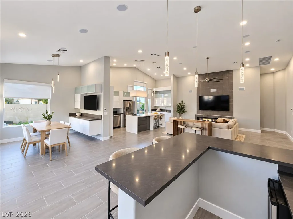 8867 Las Montanas, Las Vegas, NV 89147