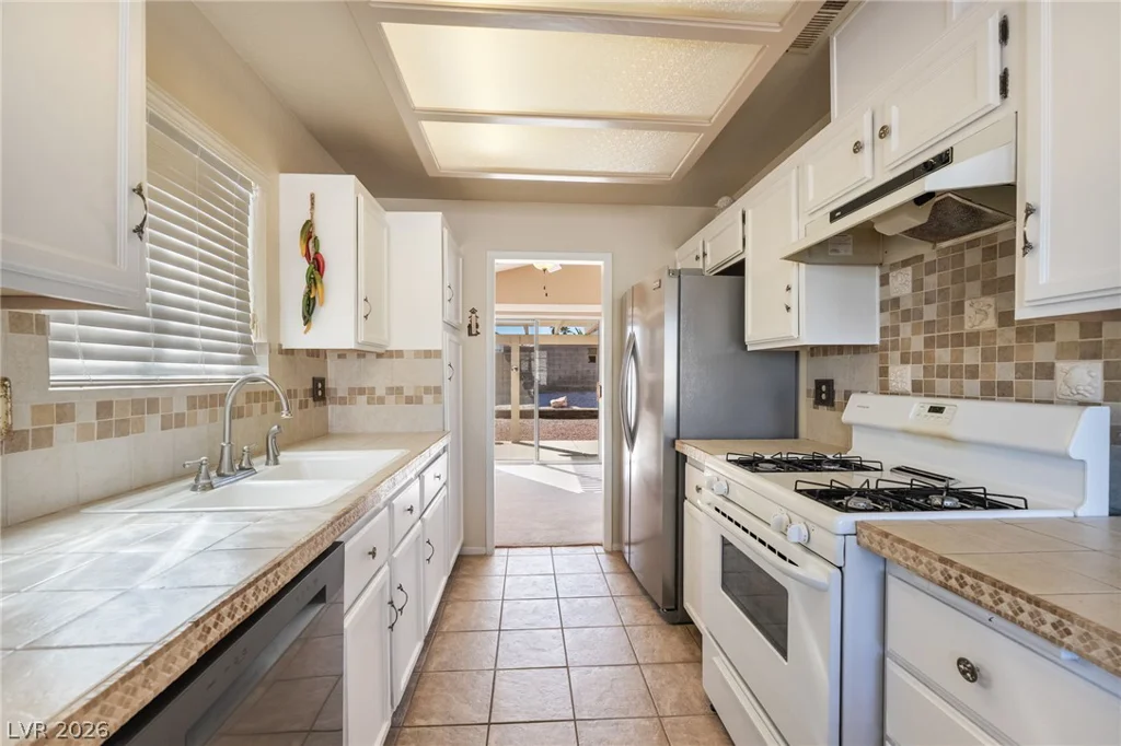 6361 Canyon Dawn, Las Vegas, NV 89108