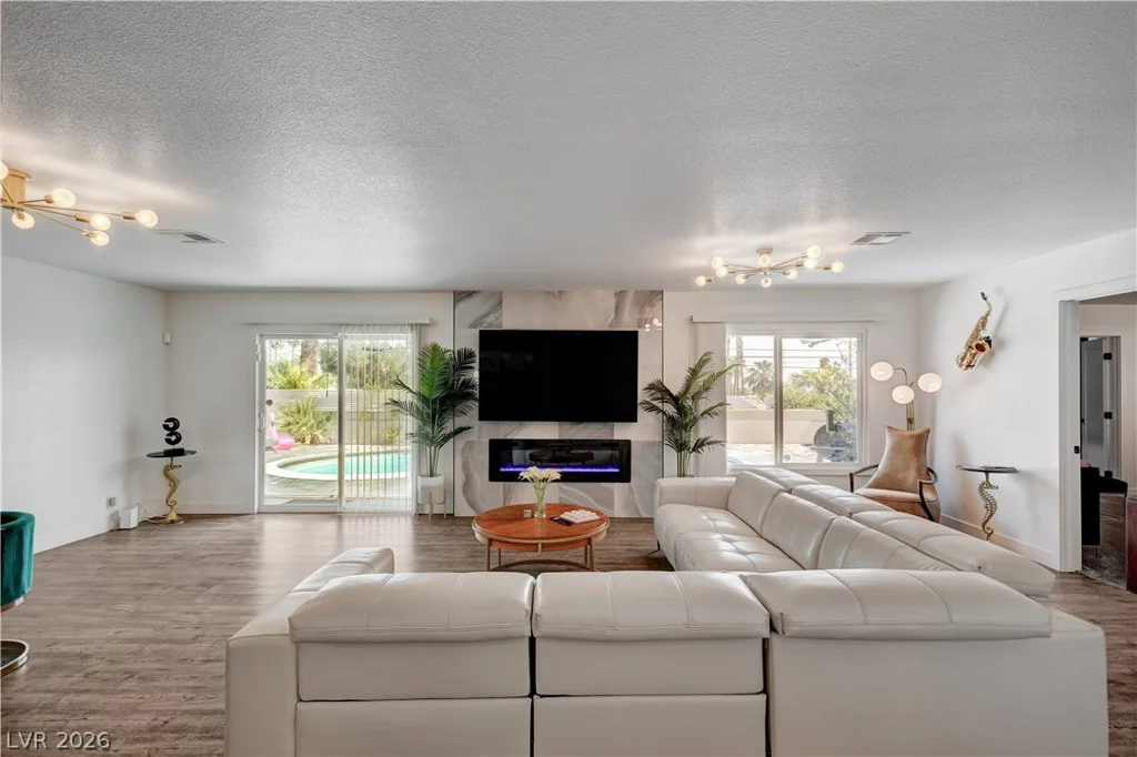 1305 16th, Las Vegas, NV 89104