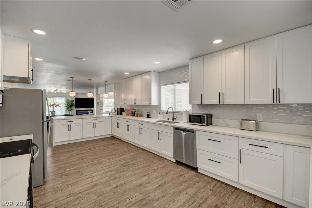 1305 16th, Las Vegas, NV 89104