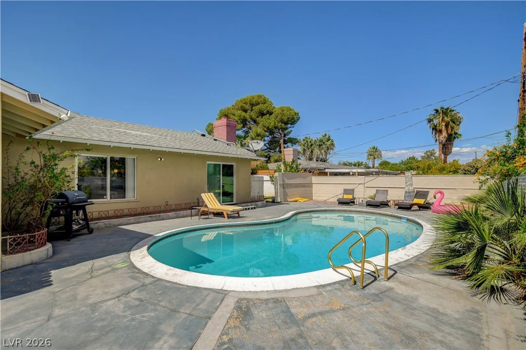 1305 16th, Las Vegas, NV 89104