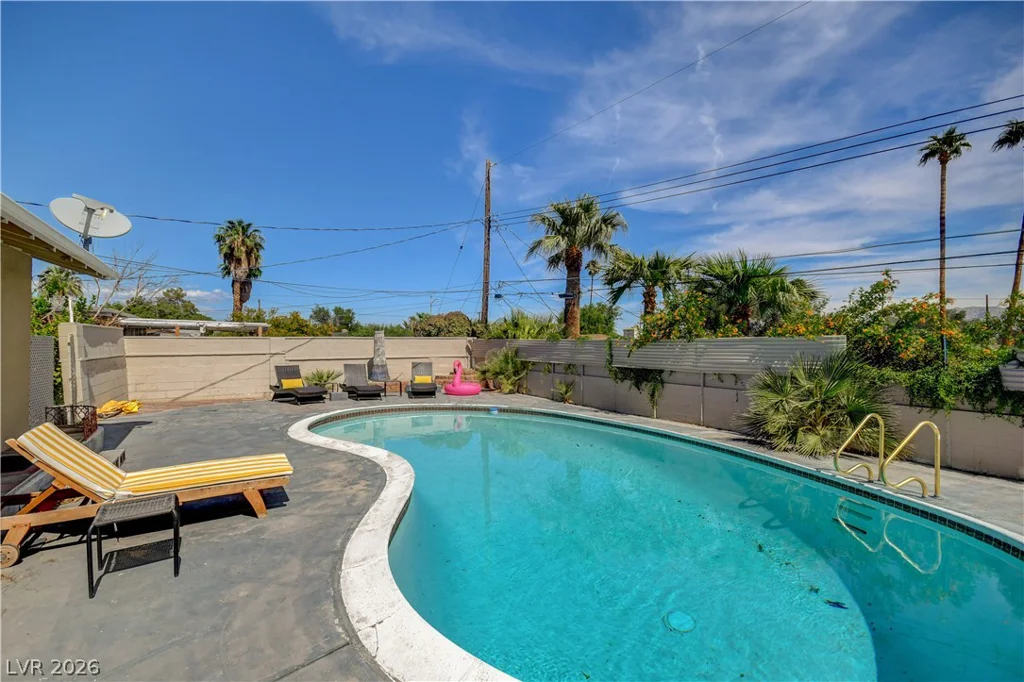 1305 16th, Las Vegas, NV 89104