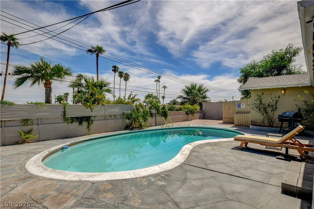 1305 16th, Las Vegas, NV 89104