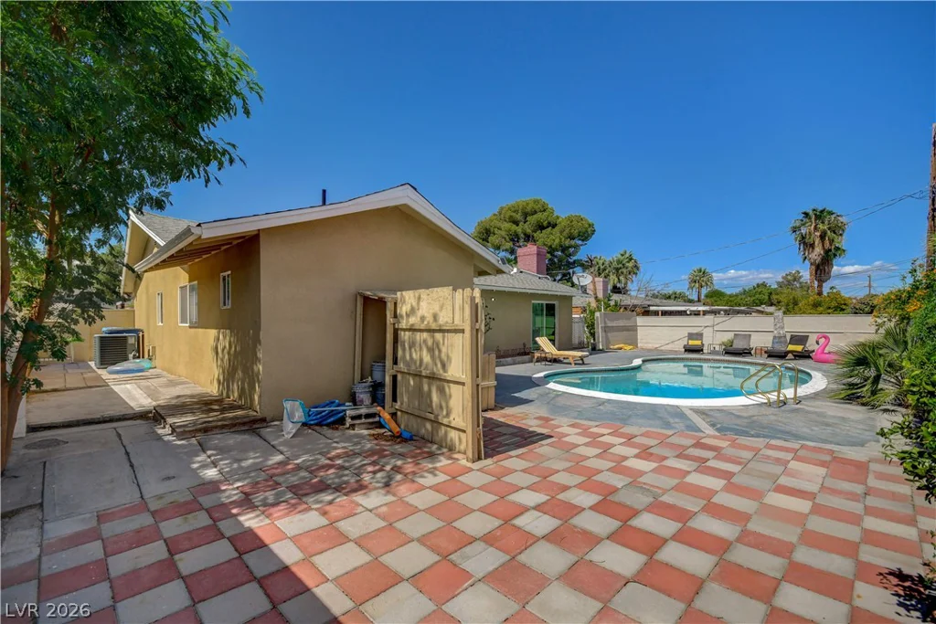 1305 16th, Las Vegas, NV 89104