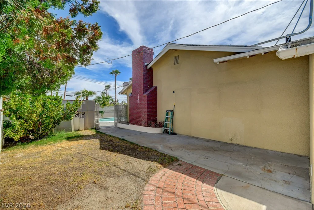 1305 16th, Las Vegas, NV 89104