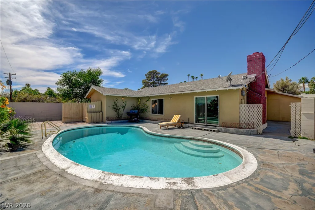 1305 16th, Las Vegas, NV 89104