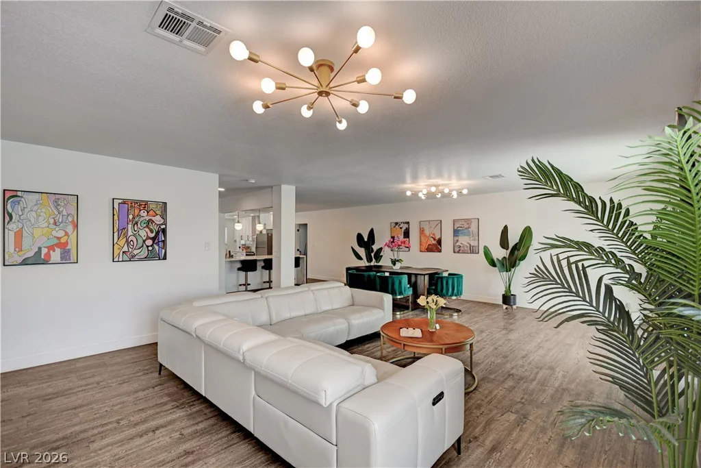 1305 16th, Las Vegas, NV 89104