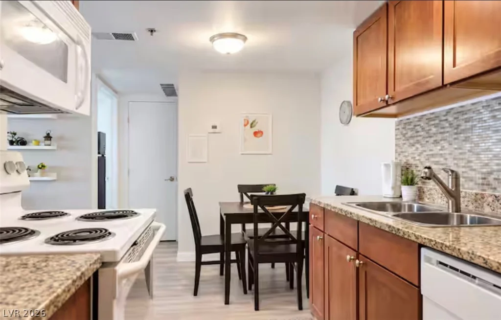 4200 Valley View, Las Vegas, NV 89103