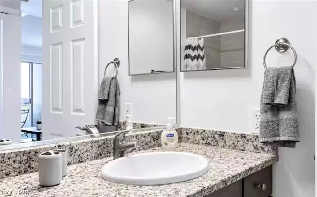 4200 Valley View, Las Vegas, NV 89103