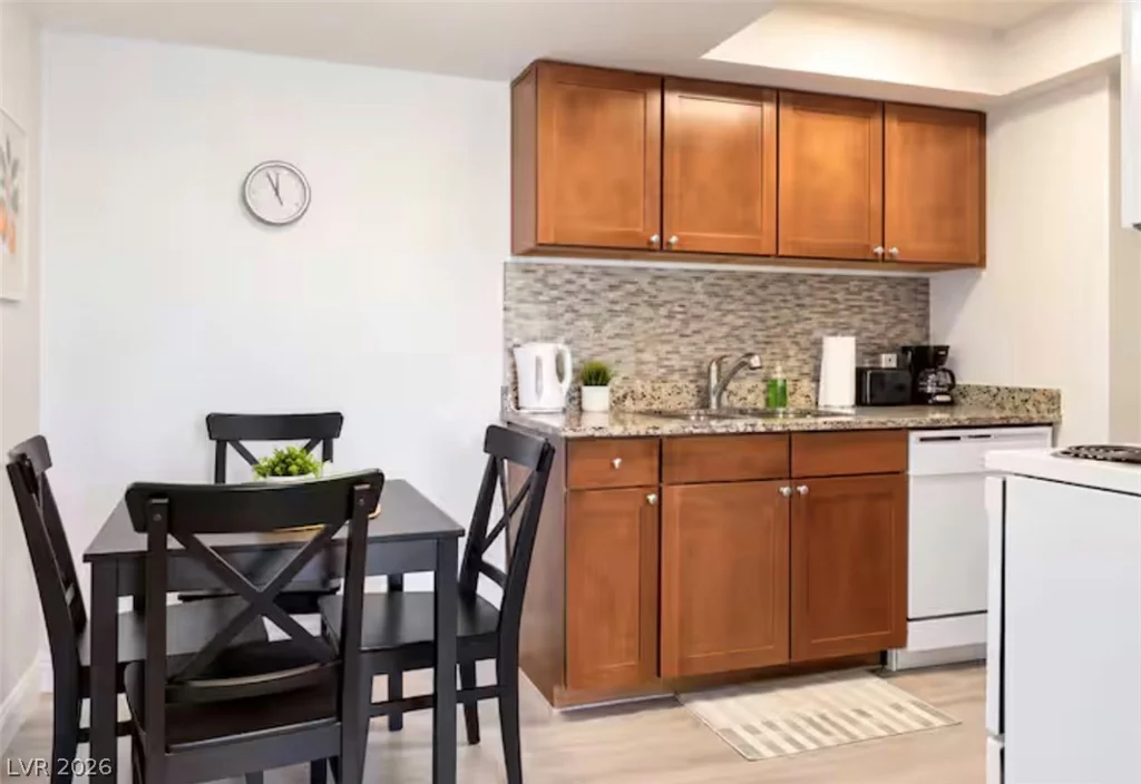 4200 Valley View, Las Vegas, NV 89103