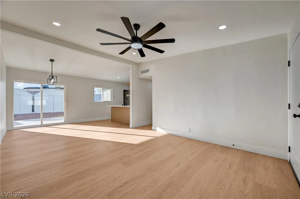 109 Princeton, Las Vegas, NV 89107