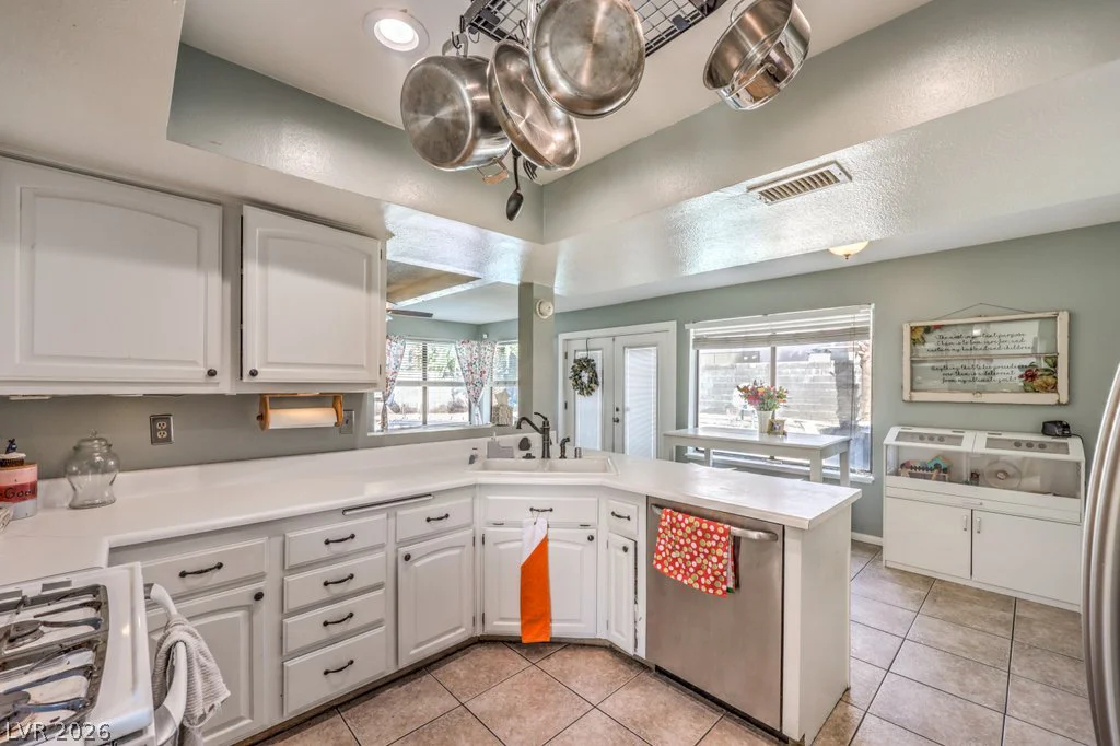 3930 Kamden, Las Vegas, NV 89119