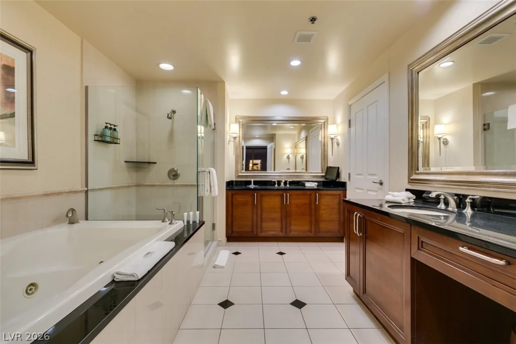135 HARMON, Las Vegas, NV 89109
