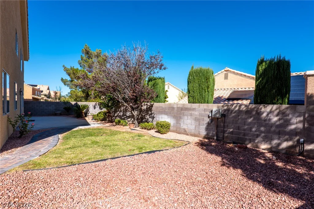 2108 Crooked Pine, Las Vegas, NV 89134