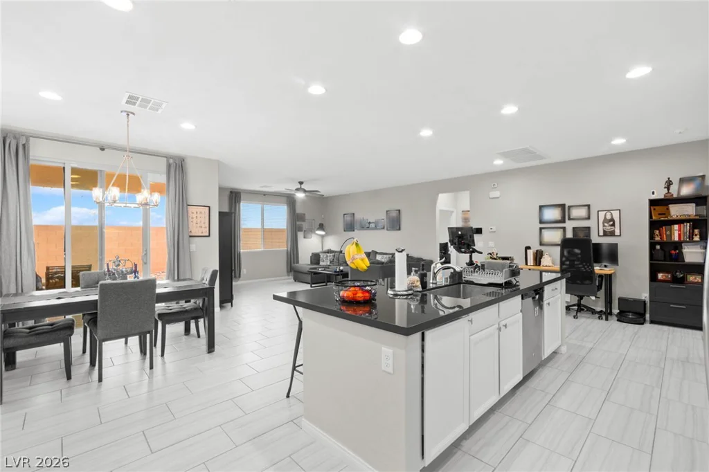 7148 Flora Lam, Las Vegas, NV 89166