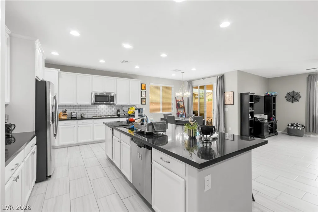 7148 Flora Lam, Las Vegas, NV 89166