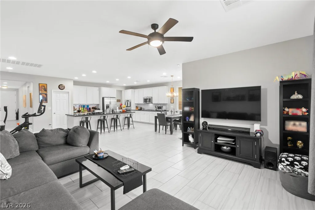 7148 Flora Lam, Las Vegas, NV 89166