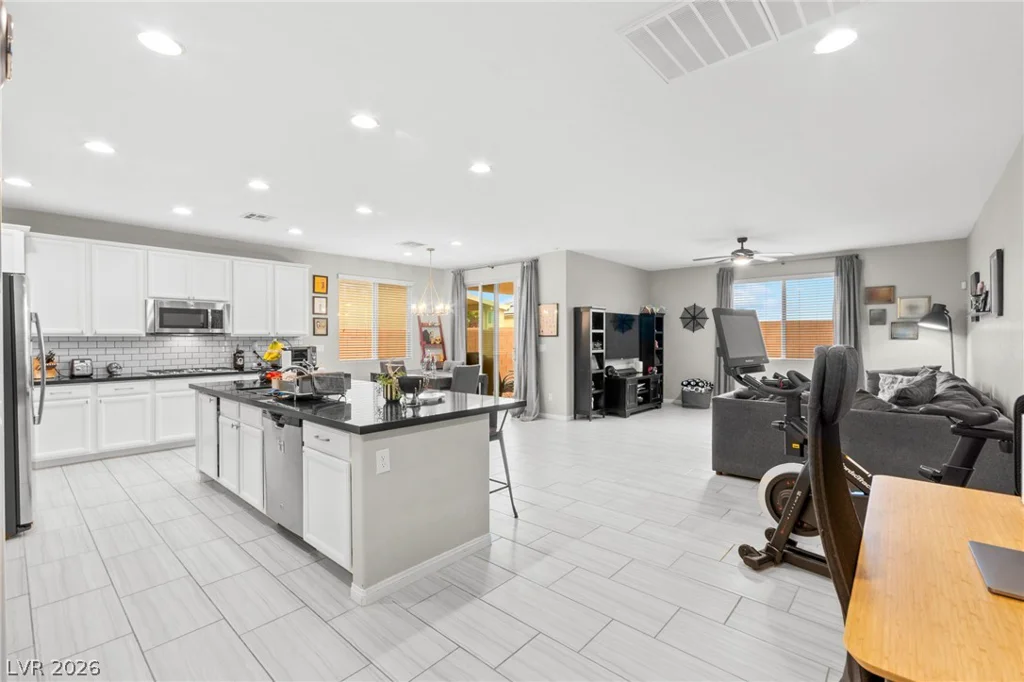 7148 Flora Lam, Las Vegas, NV 89166
