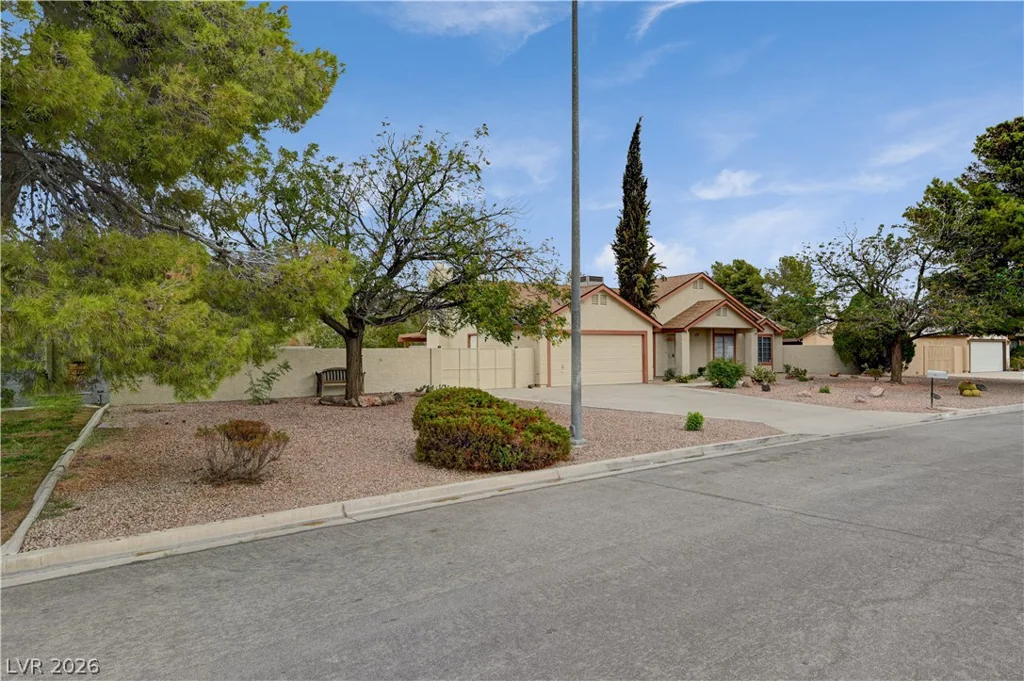 4618 Black Stallion, North Las Vegas, NV 89031