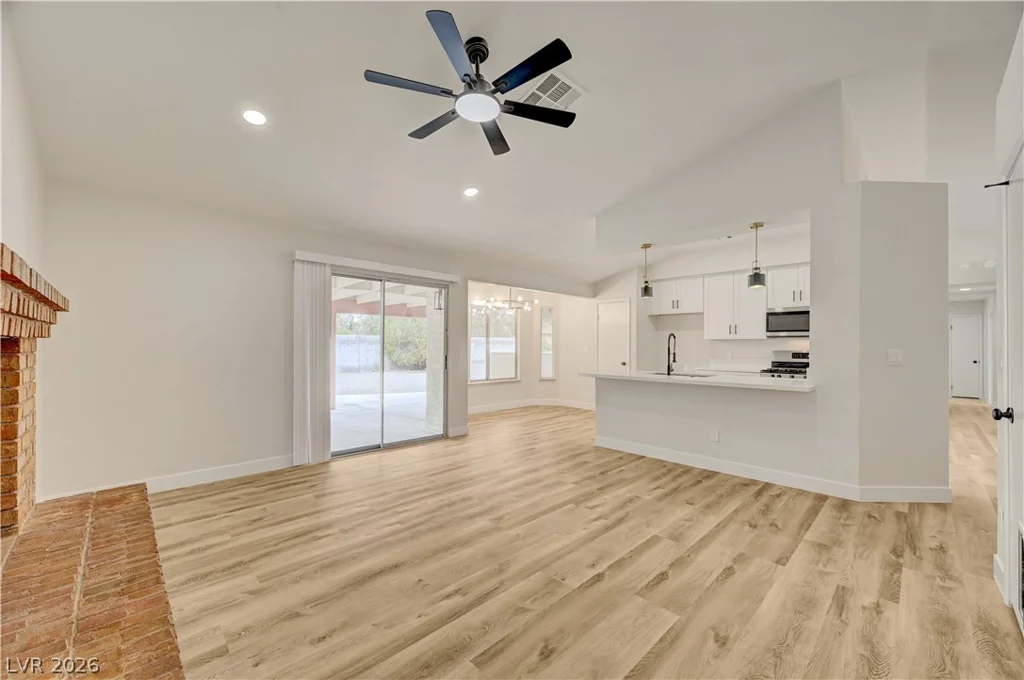 4618 Black Stallion, North Las Vegas, NV 89031