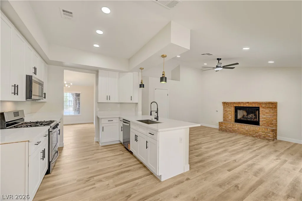 4618 Black Stallion, North Las Vegas, NV 89031