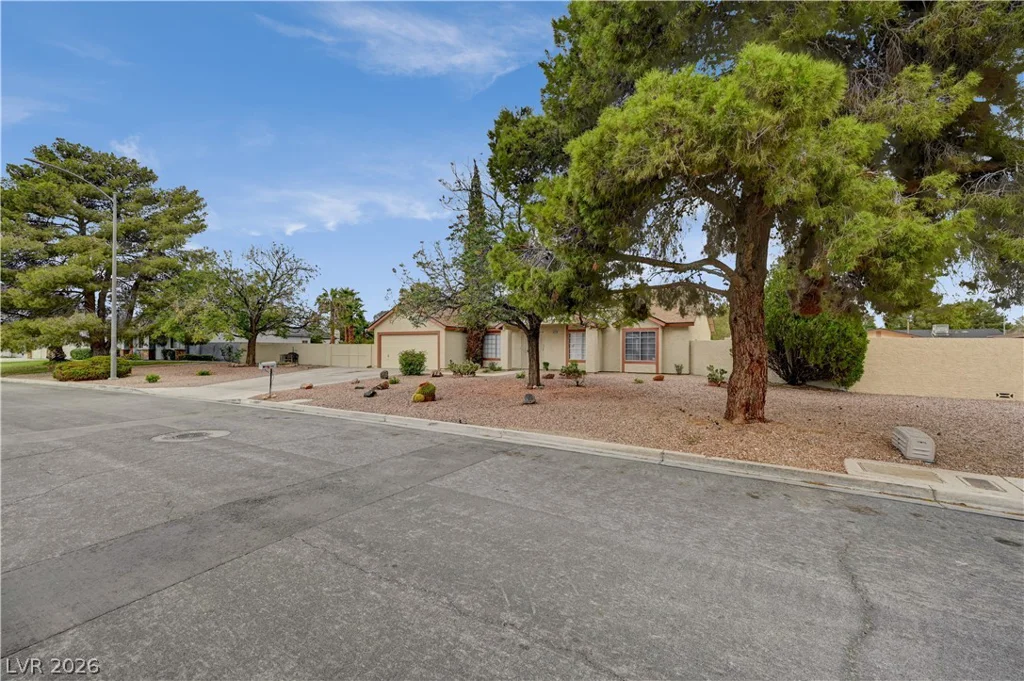 4618 Black Stallion, North Las Vegas, NV 89031