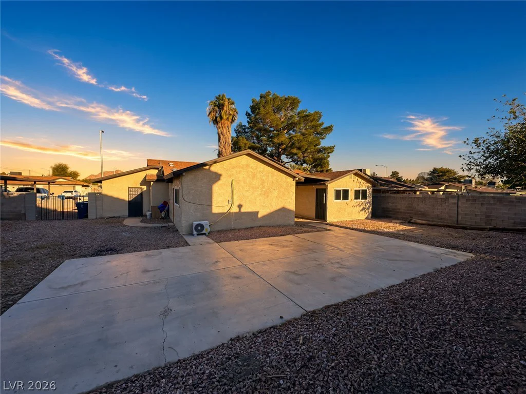 864 Parkhurst, Las Vegas, NV 89110