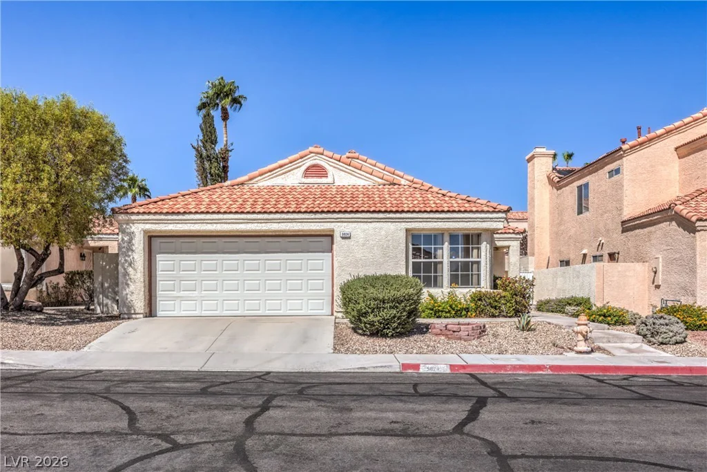 9824 Russett Wood, Las Vegas, NV 89117