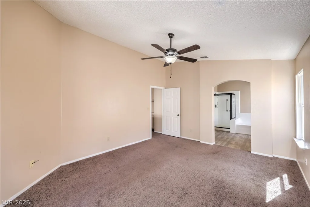 9824 Russett Wood, Las Vegas, NV 89117