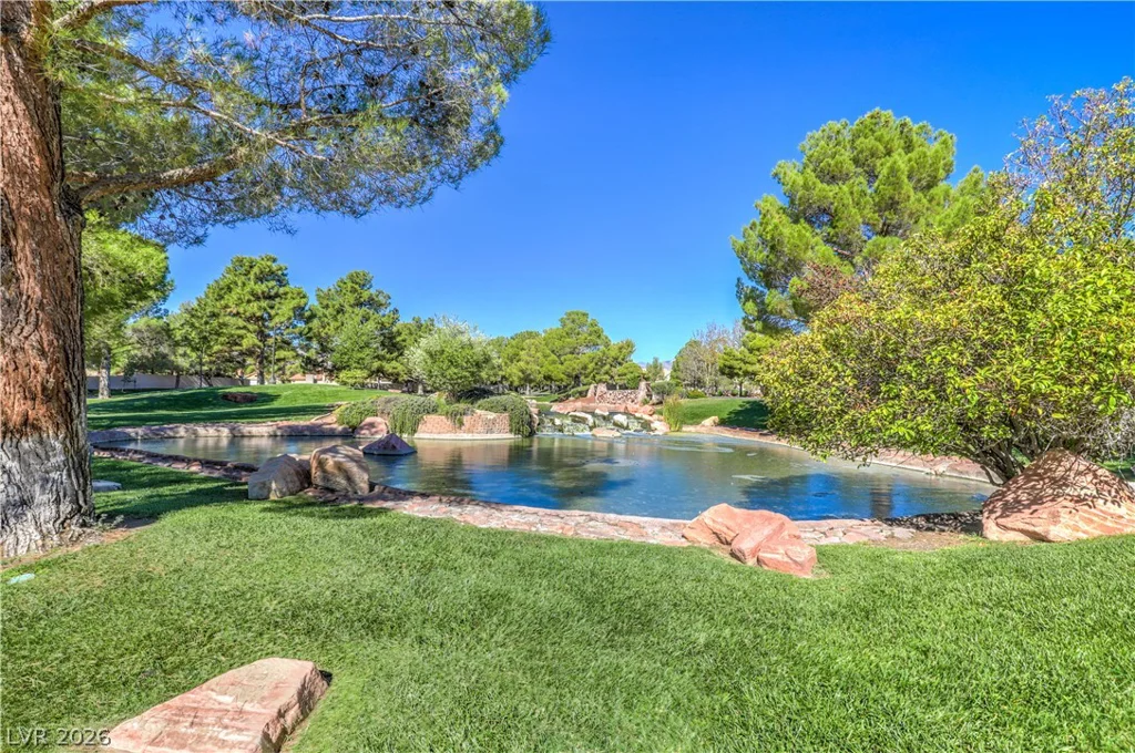 9824 Russett Wood, Las Vegas, NV 89117