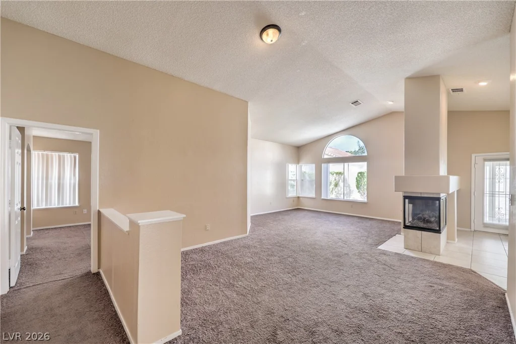9824 Russett Wood, Las Vegas, NV 89117