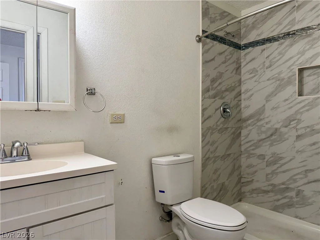 394 15th, Las Vegas, NV 89101