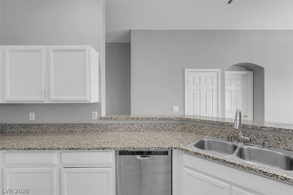 6097 Slow Bob, Henderson, NV 89011