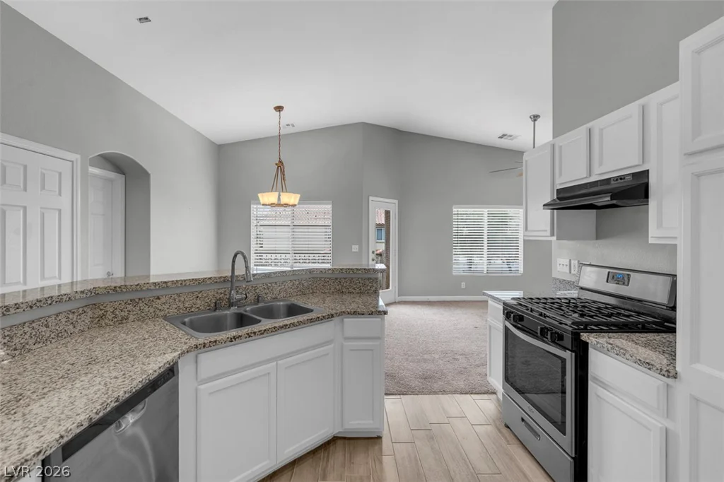 6097 Slow Bob, Henderson, NV 89011
