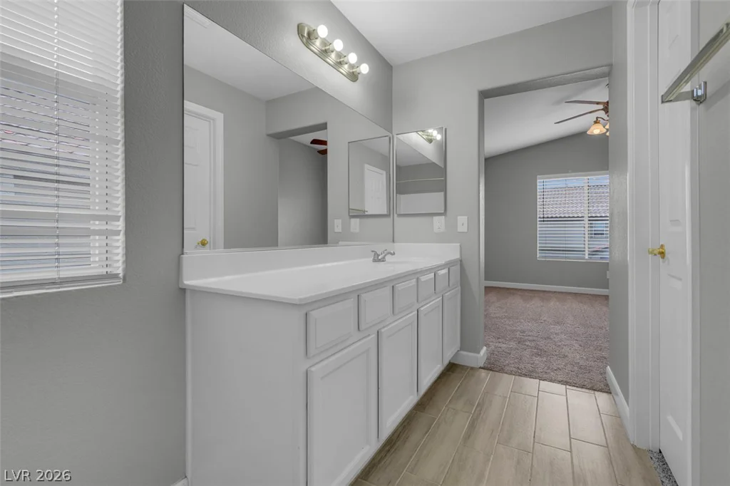 6097 Slow Bob, Henderson, NV 89011
