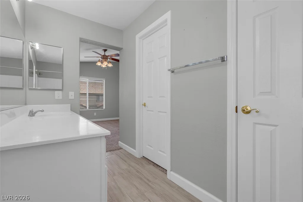 6097 Slow Bob, Henderson, NV 89011