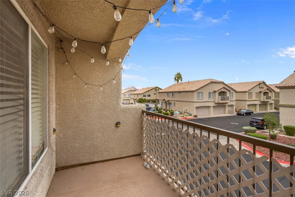 6097 Slow Bob, Henderson, NV 89011