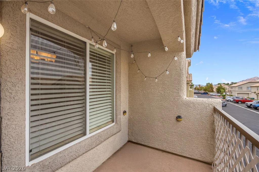 6097 Slow Bob, Henderson, NV 89011