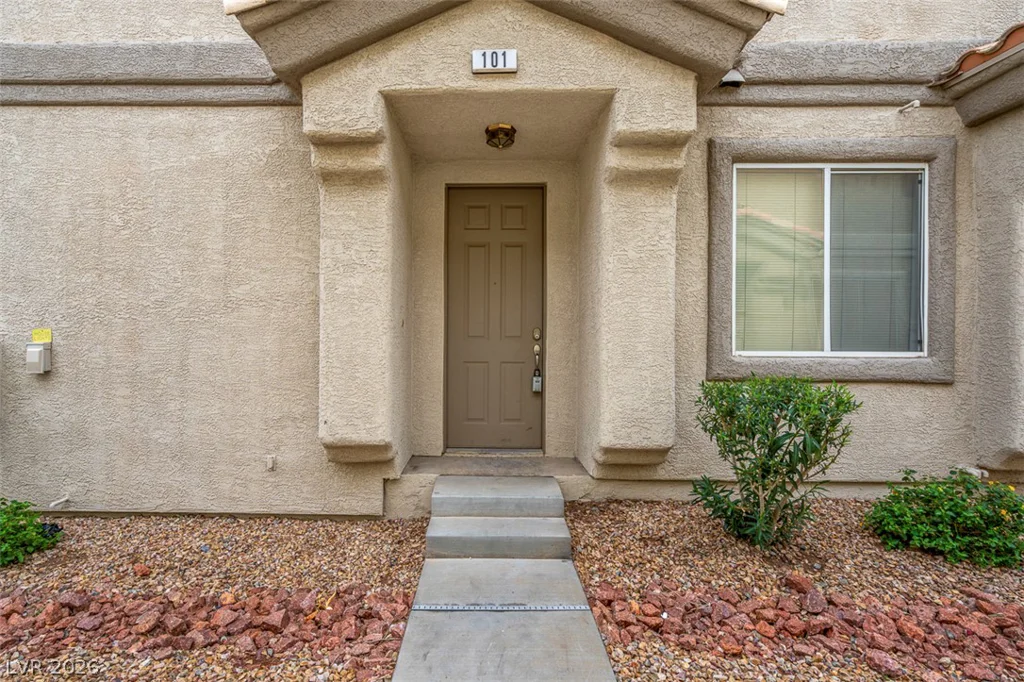 6097 Slow Bob, Henderson, NV 89011