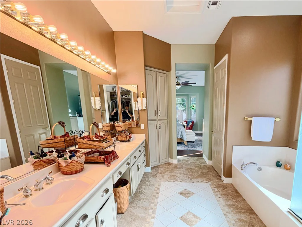 2563 Collinsville, Henderson, NV 89052