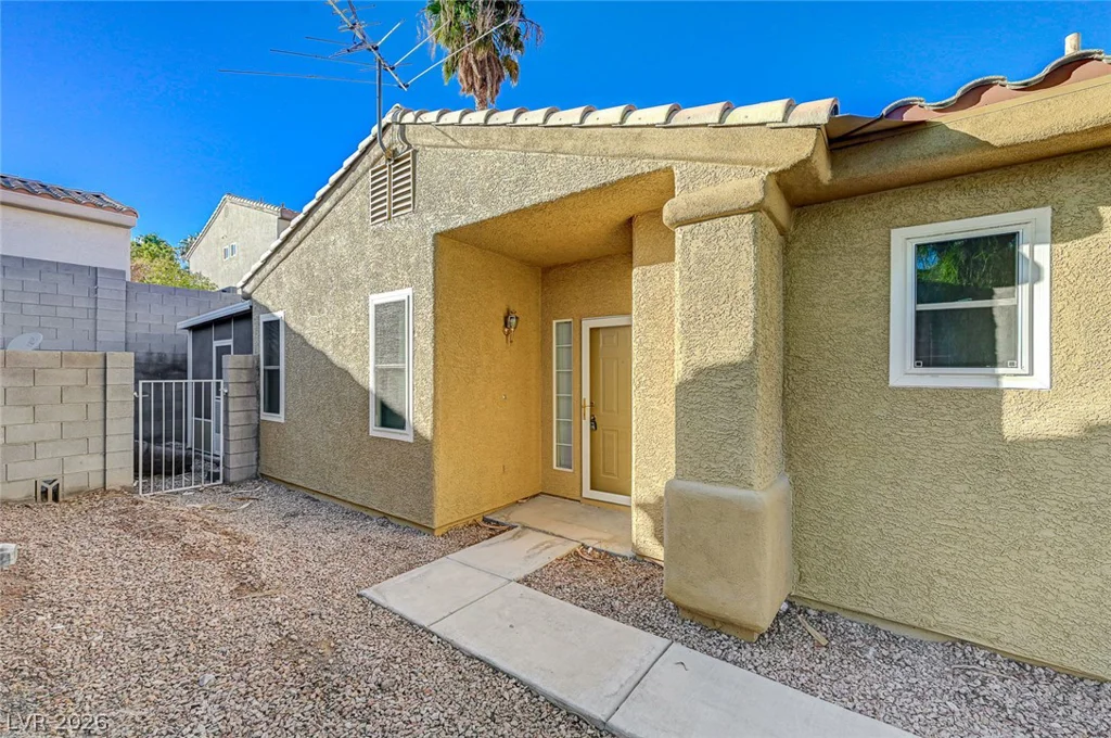 7809 Strong Water, Las Vegas, NV 89131