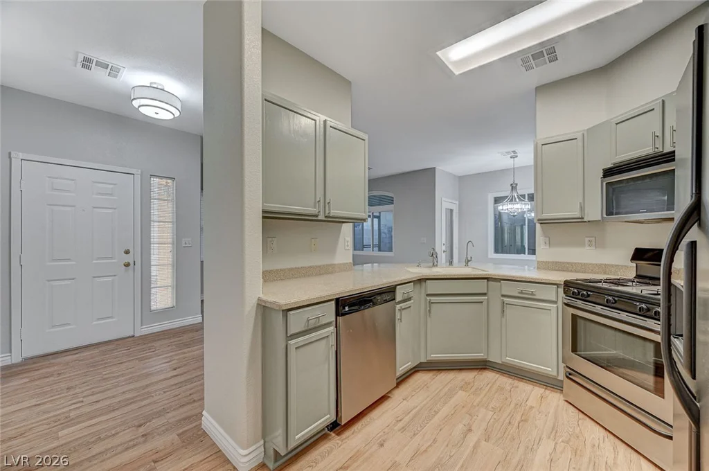 7809 Strong Water, Las Vegas, NV 89131