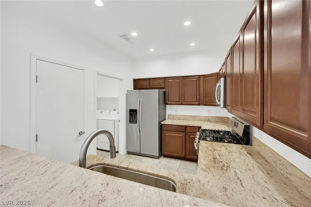 8725 Flamingo, Las Vegas, NV 89147